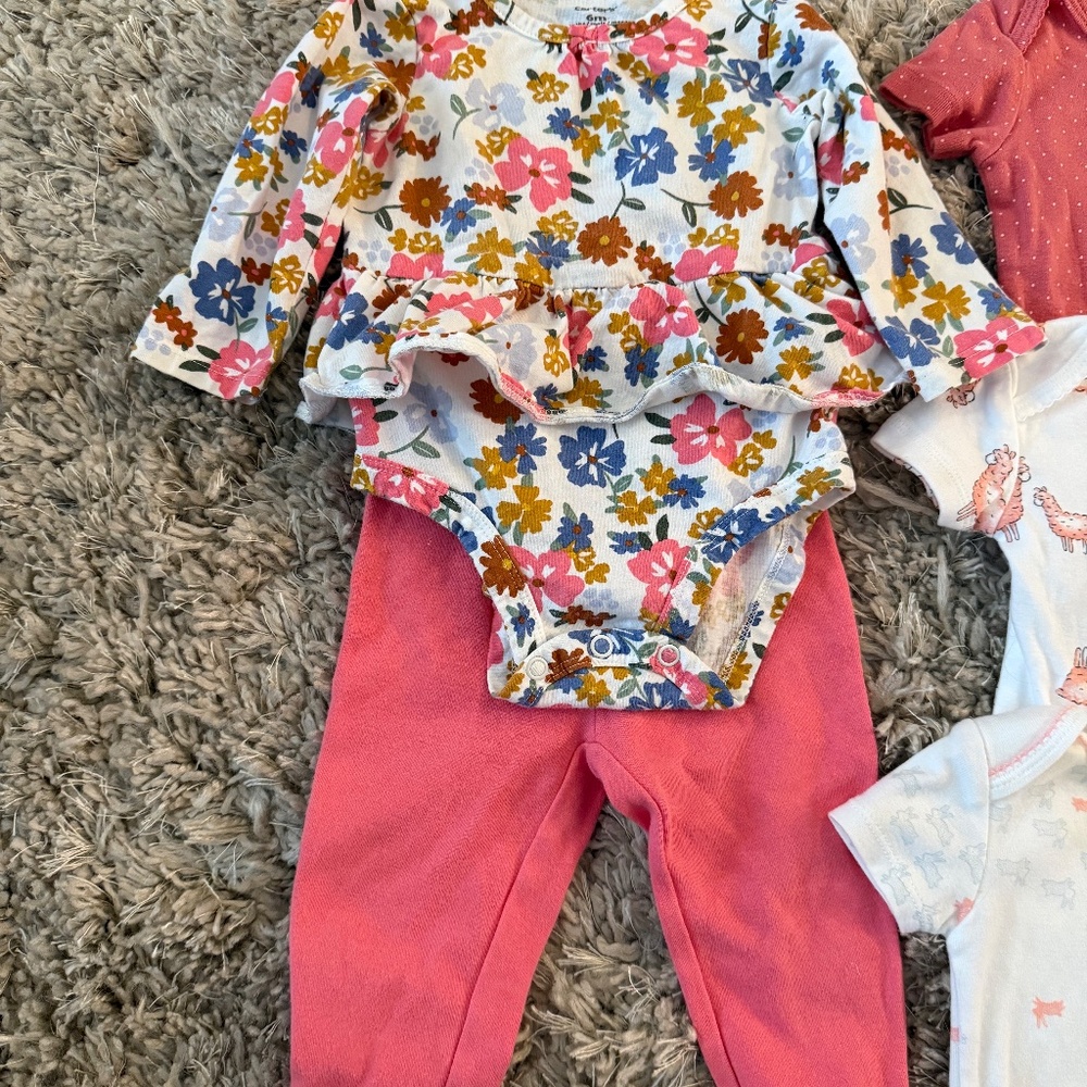 Baby Girls’ 6m clothing bundle - Picture 4 of 4